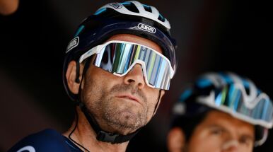 Alejandro Valverde potrącony na treningu. Kierowca uciekł z miejsca zdarzenia
