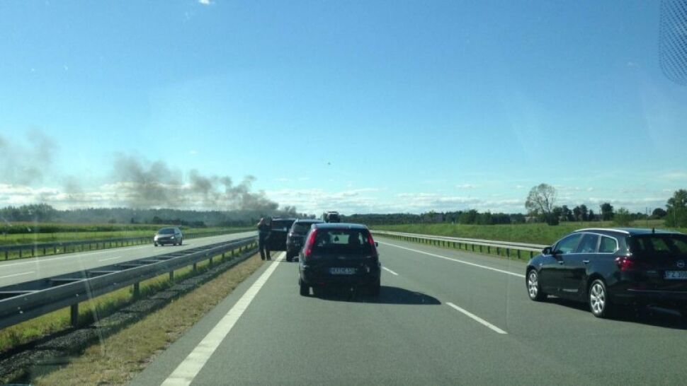 Na autostradzie A2 zapalił się samochód