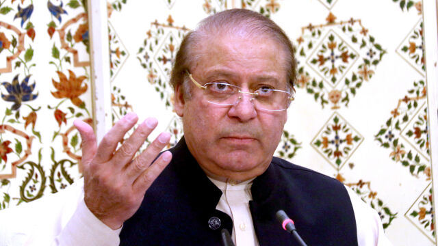   From prison to hospital. The former Prime Minister of Pakistan has problems with the heart 