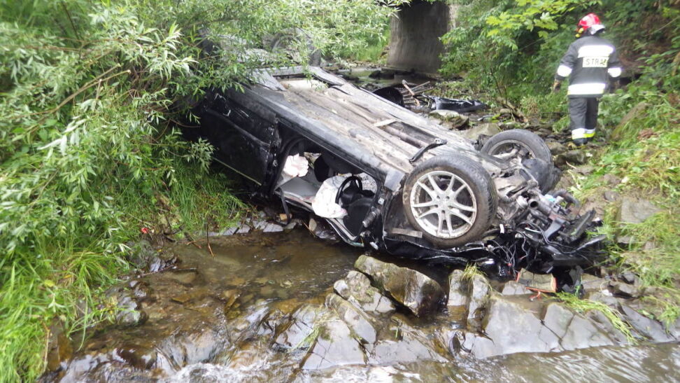 Samochód wpadł do rzeki w pobliżu miejscowości Wieprzec