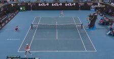 Ostatnia piłka z meczu 1. rundy Australian Open Raducanu - Stephens