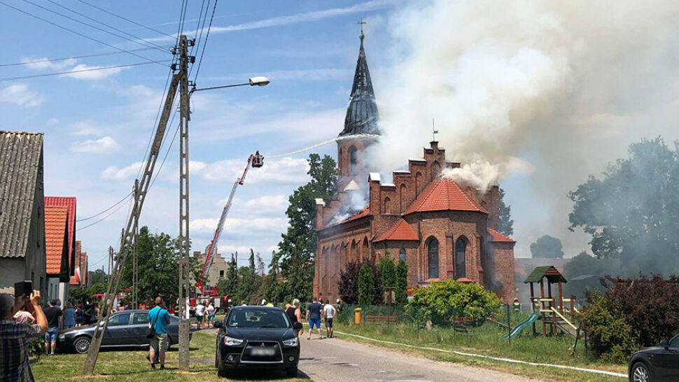 Pożar kościoła w Lutolu Suchym. Nikt nie ucierpiał