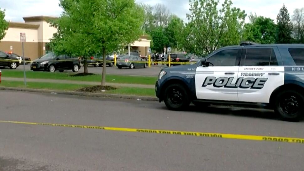 Strzelanina w Buffalo, zginęło co najmniej 10 osób. FBI: atak o podłożu rasistowskim