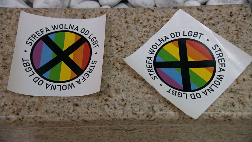 Sąd zakazał wydawcy dystrybucji kontrowersyjnych naklejek "Strefa wolna od LGBT"