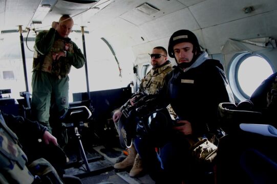 Ekipa Faktów podczas lotu rozpoznawczego w okolicach bazy Ghazni