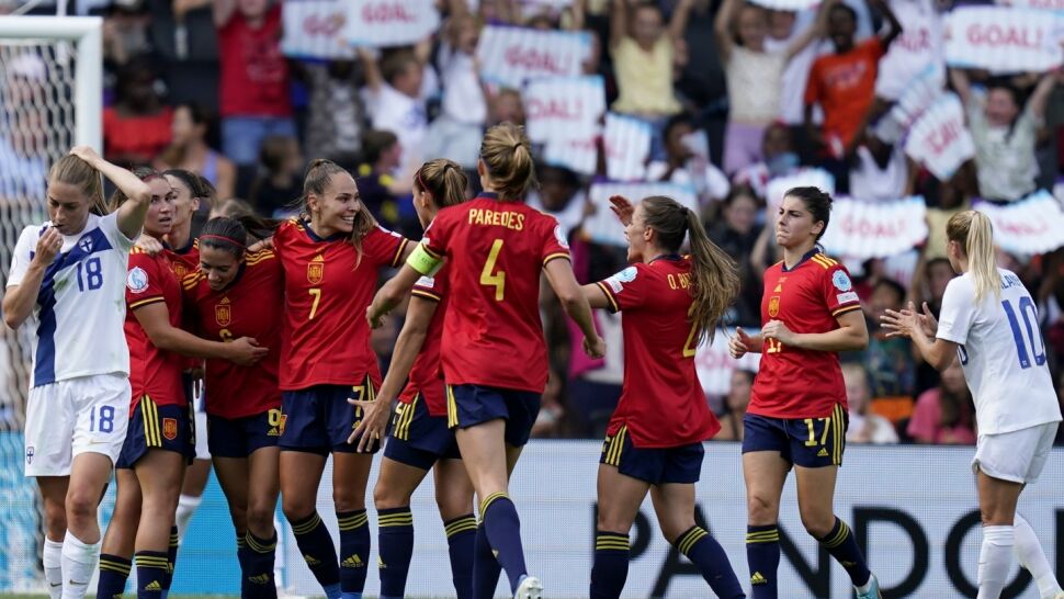 Ruszyły Mistrzostwa Europy w piłce nożnej kobiet. Mecze cieszą się sporą popularnością